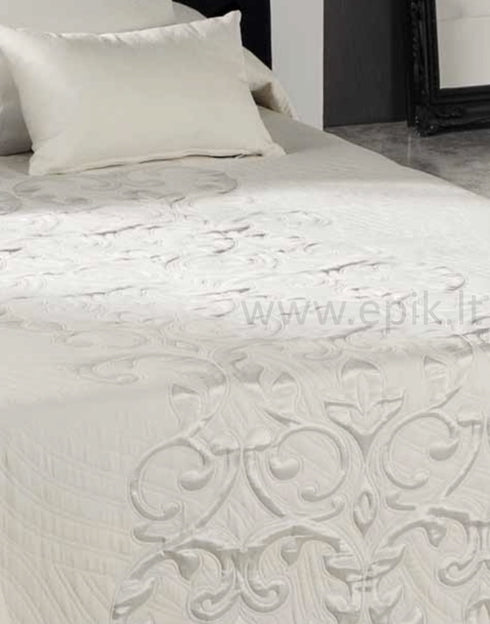 Dvipusė ornamentais dekoruota lovatiesė "Piano White", šilto pieno baltumo